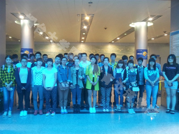 2013年9月欢送赴韩留学学生