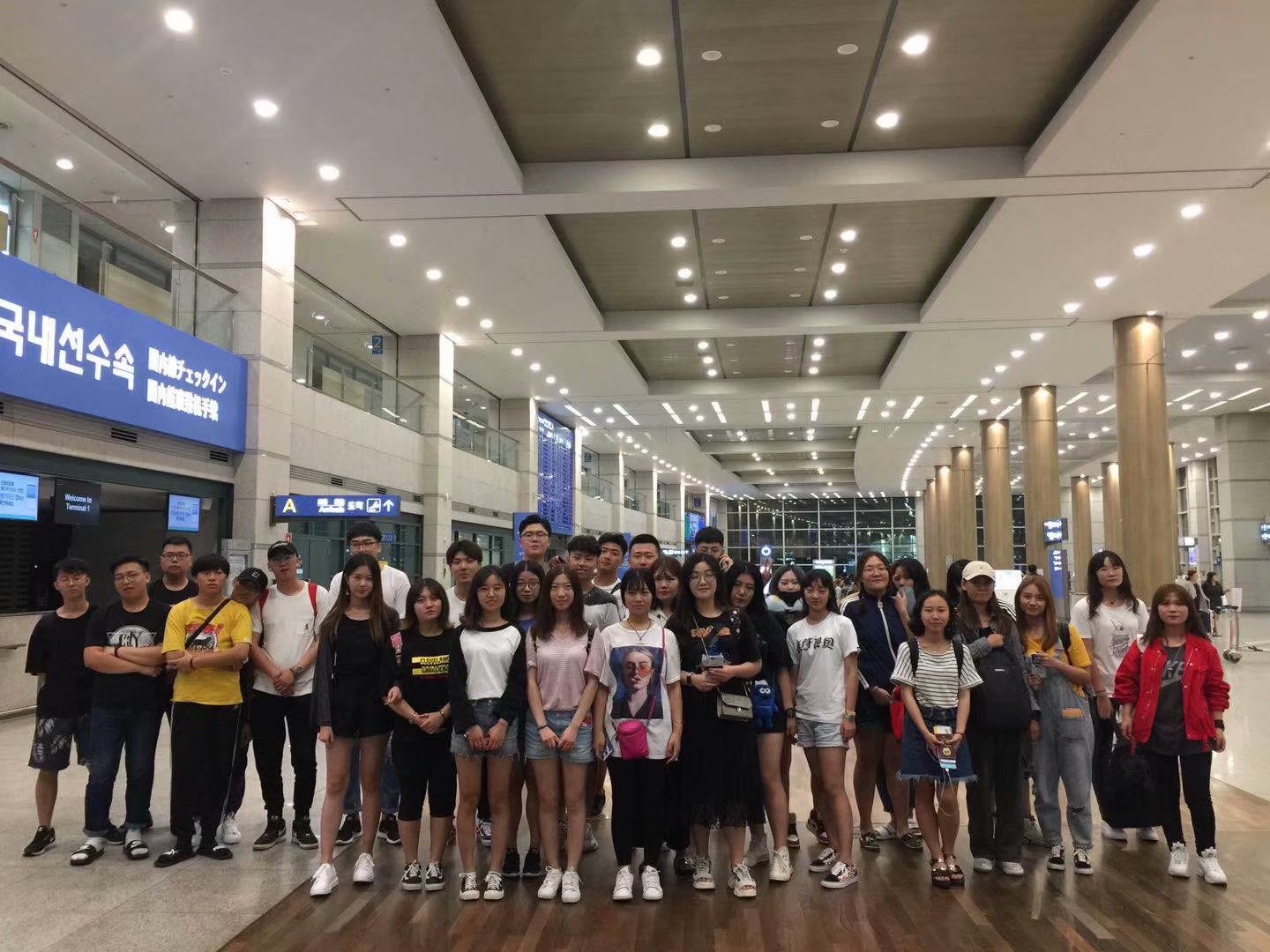 韩国大学为烟大中韩项目学生提供接机