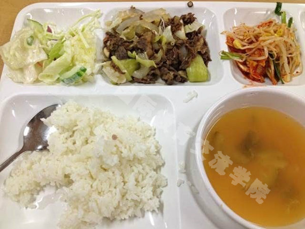 食堂饭菜1